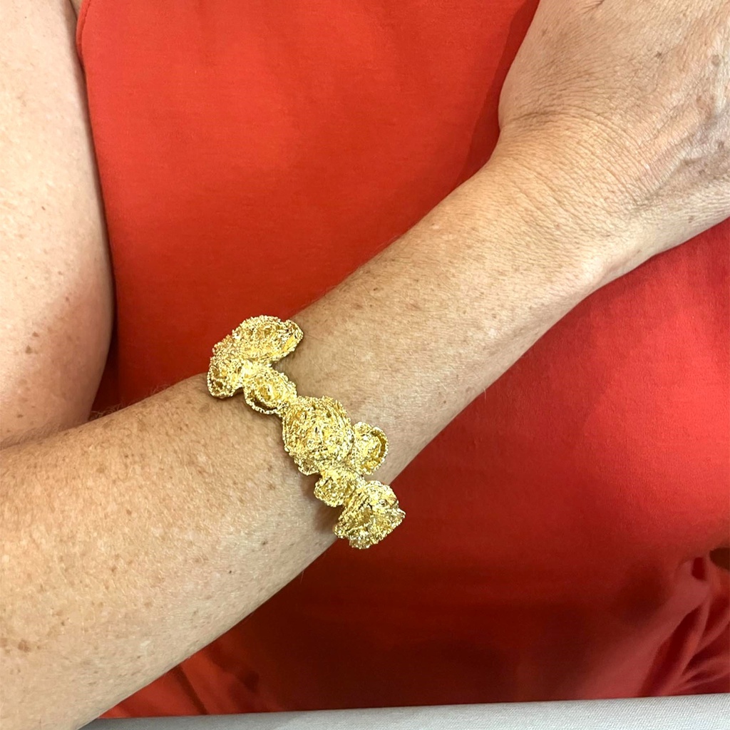 Brazalete oro Clavel