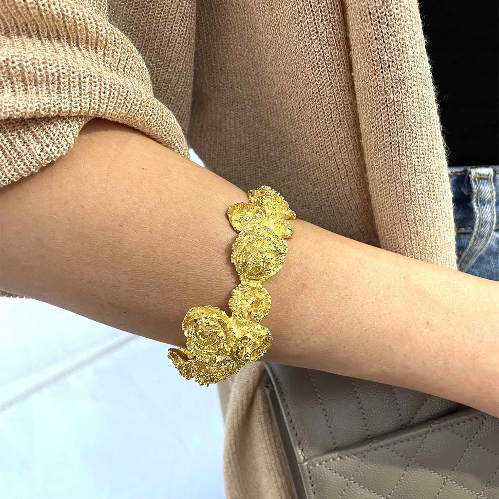 Brazalete oro Clavel